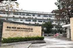Hôm nay (2/3), sinh viên nhiều trường đại học đã trở lại lớp