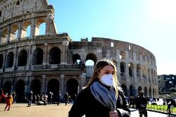 Tạm ngừng miễn thị thực đối với công dân Italia