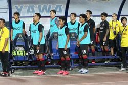 HLV Muangthong: 'Văn Lâm phải cạnh tranh với Somporn'