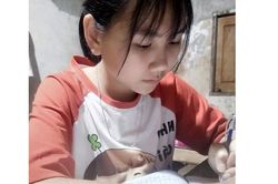 Cô học trò mồ côi ham học gặp khó