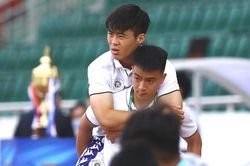 Duy Mạnh chấn thương nặng, ông Park vào thế khó