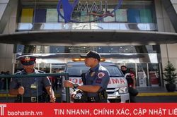 Cựu nhân viên bảo vệ trung tâm thương mại ở Philippines bắn gục một người, bắt giữ khoảng 30 con tin