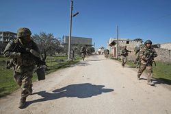 Thổ Nhĩ Kỳ tấn công trả đũa, chiến sự không ngừng leo thang ở Syria