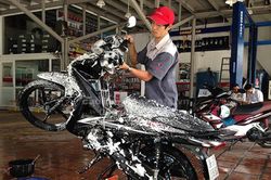 Có nên rửa xe máy khi động cơ đang còn nóng?