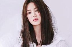 Mặc cho bao thị phi bủa vây, Song Hye Kyo được nhà mốt Dior làm riêng trang phục chụp hình tạp chí