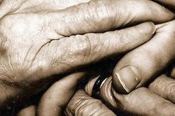 Cha mẹ già đau xót tâm can khi con cái thốt ra những lời này!
