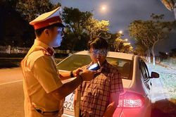 Đổi ghế lái để né công an, tài xế vẫn bị phạt 17 triệu đồng vì vi phạm nồng độ cồn