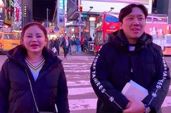 Lê Giang phát âm tiếng Anh hài hước khi dạo chơi New York cùng vợ chồng Trấn Thành