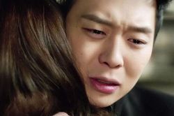 'Chết lặng' khi nghe được cuộc điện thoại của vợ sắp cưới trong phòng tắm