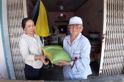 Cụ ông 90 tuổi mê làm từ thiện