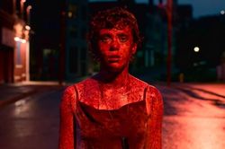 I Am Not Okay With This: Tìm hiểu dàn diễn viên của series mới toanh từ Netflix