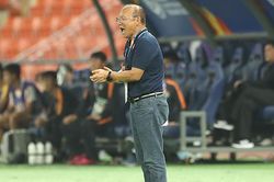 HLV Park Hang Seo có thể vui vì... hoãn vòng loại World Cup!