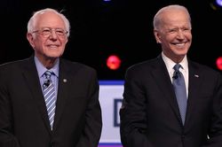Bầu cử sơ bộ Mỹ ngày 'Siêu thứ Ba': Cựu Phó Tổng thống Joe Biden tạm thời dẫn trước