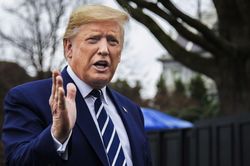 Tổng thống Trump mới tuyên bố 'có cuộc thảo luận tốt đẹp' với thủ lĩnh Taliban, Mỹ đã không kích trả đũa
