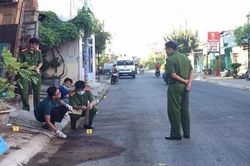 Xông vào nhà truy sát, nam thanh niên bị đâm tử vong