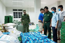 Bắt giữ 2 vụ xuất lậu khẩu trang y tế số lượng lớn sang Campuchia