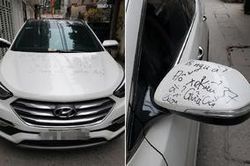 Đỗ ô tô trước nhà người lạ, chủ xe 'mếu máo' vì cách trả đũa cực độc của gia chủ: 'Cho 20 nghìn nhé, không sau là mất gương đấy'