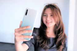 Đánh giá nhanh Oppo A31 - màu mới, màn hình lớn, giá dưới 5 triệu đồng