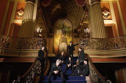 BTS bất ngờ tung MV chính thức cho 'Black Swan'