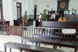 Cơn giận bất chợt của người em tâm thần