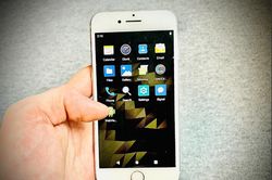 Cài Android trên iPhone, đe dọa tính bảo mật của Apple