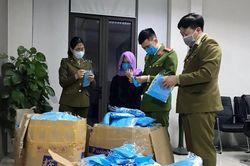 Hà Nam: Thu giữ hơn 12.000 chiếc khẩu trang y tế không rõ nguồn gốc