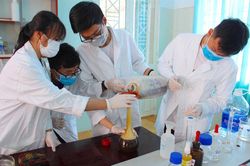 Bị doanh nghiệp từ chối, nam sinh lớp 12 quyết hỗ trợ ngàn bạn học nghèo