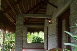 Vợ ngoại tình khi tôi bị mù, bây giờ bị phản bội cô ấy xin quay về