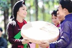 Nghe hát quan họ trên ao làng