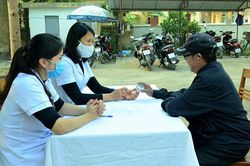 Khám sàng lọc bệnh lao cho trên 600 người