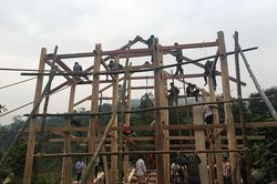 Tục lên nhà mới của người Thái Ðiện Biên