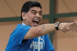 Maradona: 'Tôi bị người ngoài hành tinh bắt cóc'