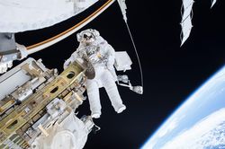 Tiêu chí để trở thành phi hành gia cho NASA
