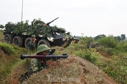 Áo lính Thủ đô xung kích Tháng thanh niên
