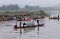 Hai vợ chồng đi đánh cá bị đuối nước thương tâm