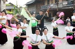 Trong vòng xòe 'man điệu' Mai Châu