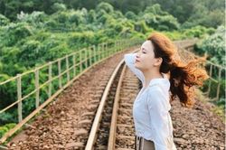 Những đường tàu có view đẹp, thu hút giới trẻ