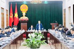 Cách ly toàn bộ số người tiếp xúc với người bố và đi cùng bệnh nhân thứ 17 nhiễm Covid-19