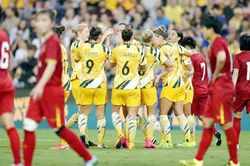 Nữ Việt Nam thua đậm trước Australia, giấc mơ Olympic dần tan