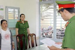 'Bông hồng thép' lặng thầm tỏa hương