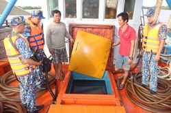 Bộ Tư lệnh Vùng Cảnh sát biển 4 tạm giữ tàu chở 80.000 lít dầu D.O không rõ nguồn gốc