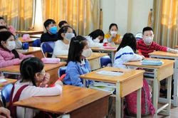 Trường ngoài công lập xin học trở lại: Đừng đòi hỏi kiểu 'lợi một người, hại muôn người'
