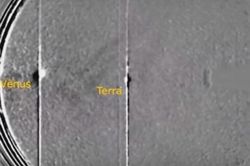 Đài quan sát NASA phát hiện UFO to hơn Trái Đất