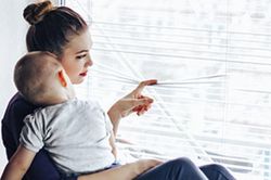 Bố mẹ chồng cấm tôi đưa con về nhà ngoại