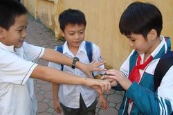 Một số địa phương cho học sinh đi học trở lại từ 9/3