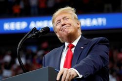 Tổng thống Mỹ Donald Trump tham dự sự kiện có người nhiễm Covid-19