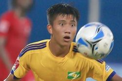 Pha bỏ lỡ của Phan Văn Đức trong ngày trở lại V.League