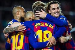 Barca 1-0 Sociedad: Nhờ VAR, Barca thắng chật vật, tạm chiếm ngôi đầu Liga