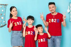 3 cha con Hứa Minh Đạt đọc thơ tặng Lâm Vỹ Dạ nhân ngày 8/3