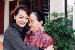 Chia sẻ xúc động nghệ sĩ Trà My về mẹ ngày 8/3
